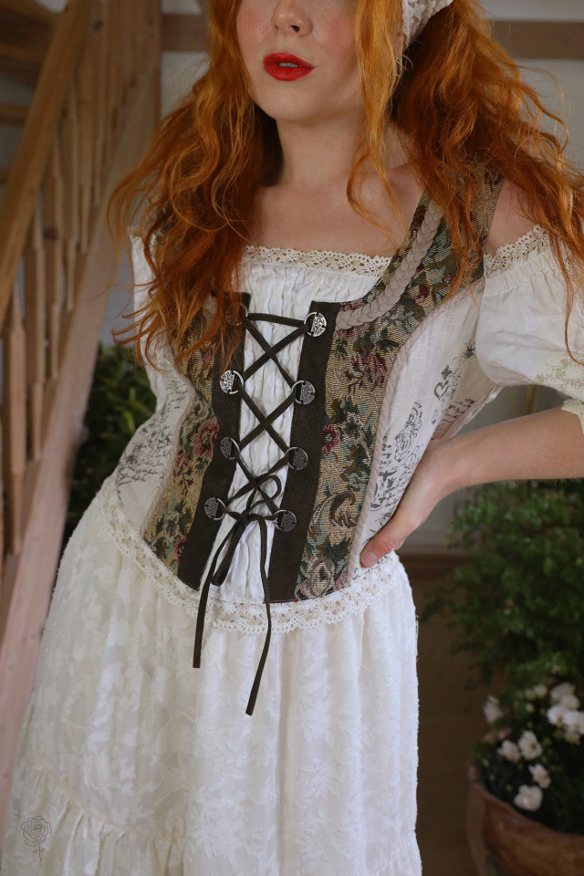 Romantic Green Tapestry Vintage Top | L/XL