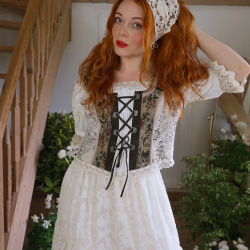 Romantic Green Tapestry Vintage Top | L/XL