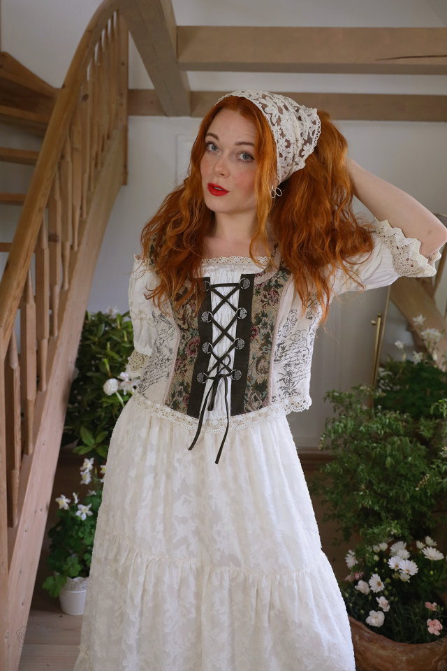 Romantic Green Tapestry Vintage Top | L/XL