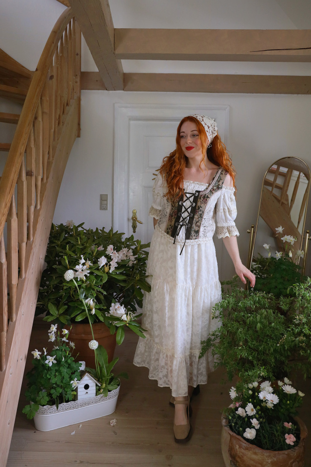Romantic Green Tapestry Vintage Top | L/XL