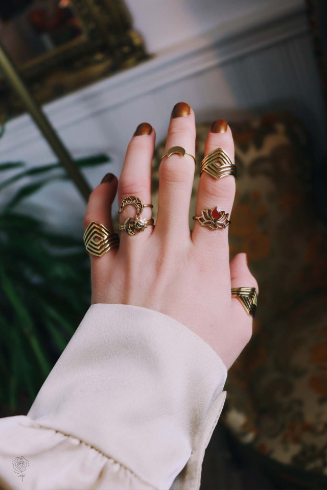 Healing Lotus Brass Ring