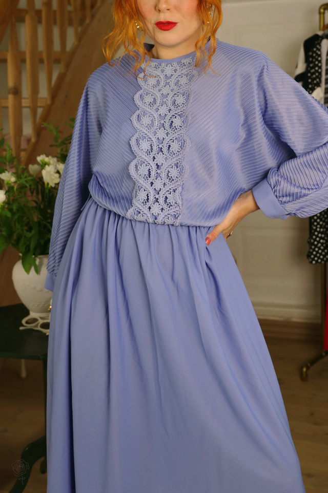 Lavender Lace Vintage Dress | M