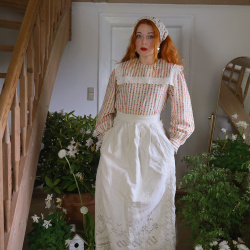 Stunning Romantic Thick Linen Vintage Skirt | M