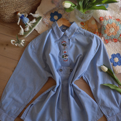 Light Denim Countryside Embroidered Blouse | L/XL