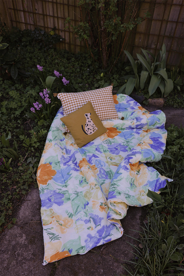 Lilac &amp; Yellow Floral Vintage Quilt Blanket | 130 x 170 cm