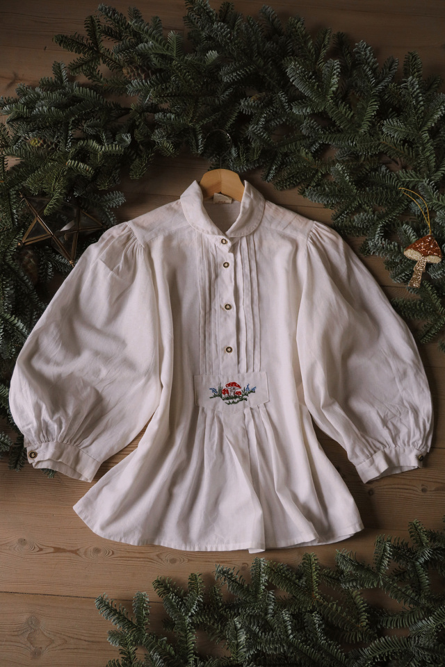 Mushroom Embroidered Vintage Blouse | M