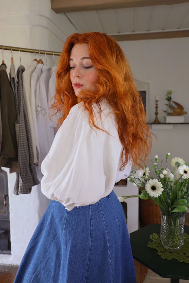 Neutral Steel Closement Vintage Top | L/XL