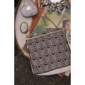 Needlpoint Retro Graphical Purse 