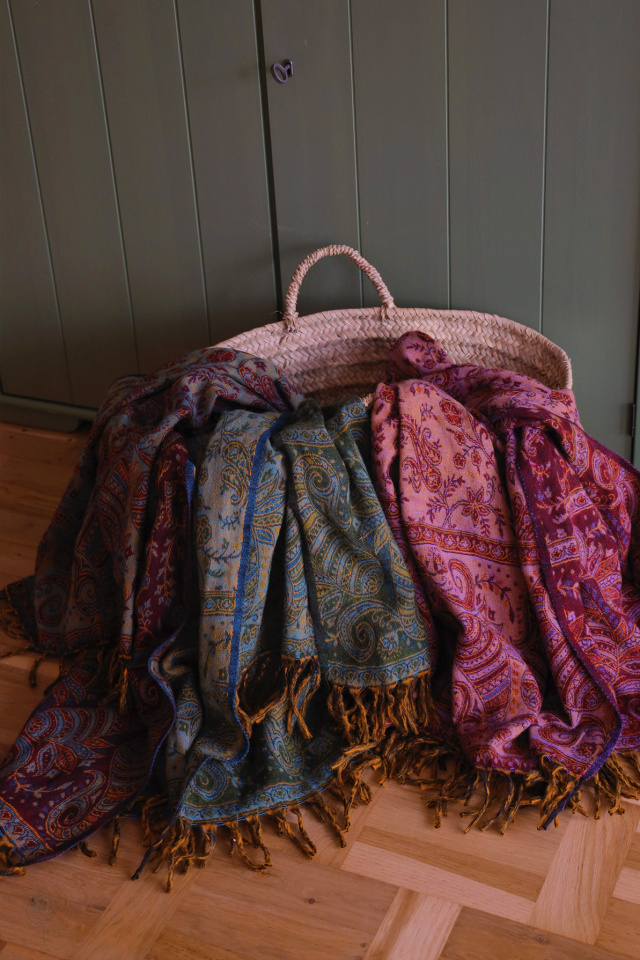 Poire Boh�me Scarf &amp; Blanket 