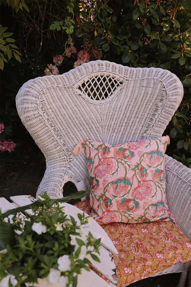 One With Big Flowers Pillow Case 