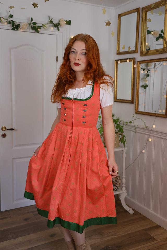 Peachy Austrian Vintage Dress | S