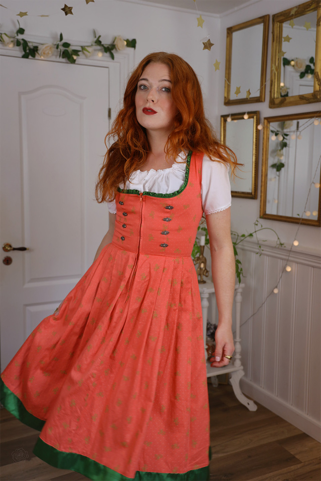 Peachy Austrian Vintage Dress | S