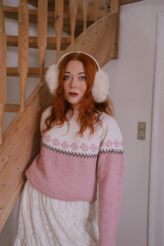 Pink Handknitteed Floral Vintage Sweater | S/M