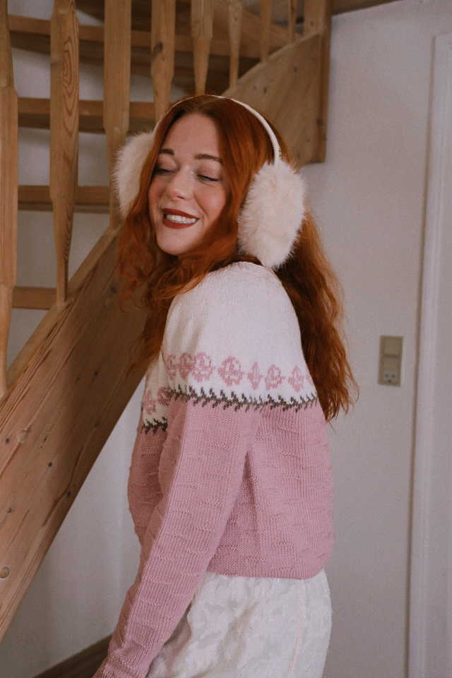 Pink Handknitteed Floral Vintage Sweater | S/M