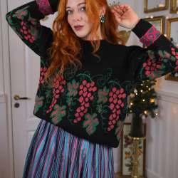 Pink Grape Vintage Sweater | M/L