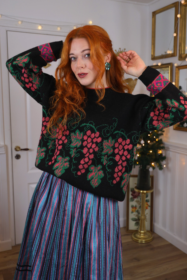 Pink Grape Vintage Sweater | M/L