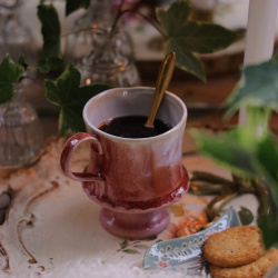 Rose Glace On Pedistal Mug