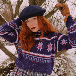 Purple Pattern Ski Peer Winter Sweater | M