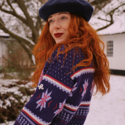 Purple Pattern Ski Peer Winter Sweater | M