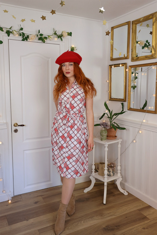 White Square Floral 70's Vintage Dress | S/M