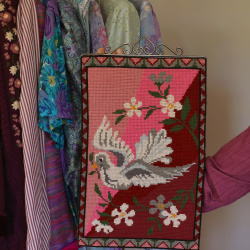 Pink Pigeon Daisy Vintage Wall Hanger Embroidery 