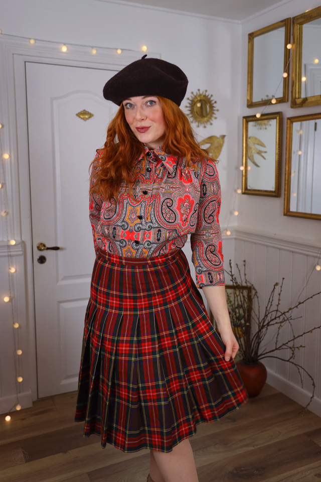 Red Paisley Patterned Vintage Blouse | S