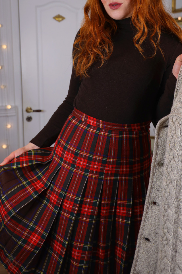 Red Plaid Pleated Vintage Skirt | XS/S