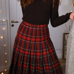 Red Plaid Pleated Vintage Skirt | XS/S