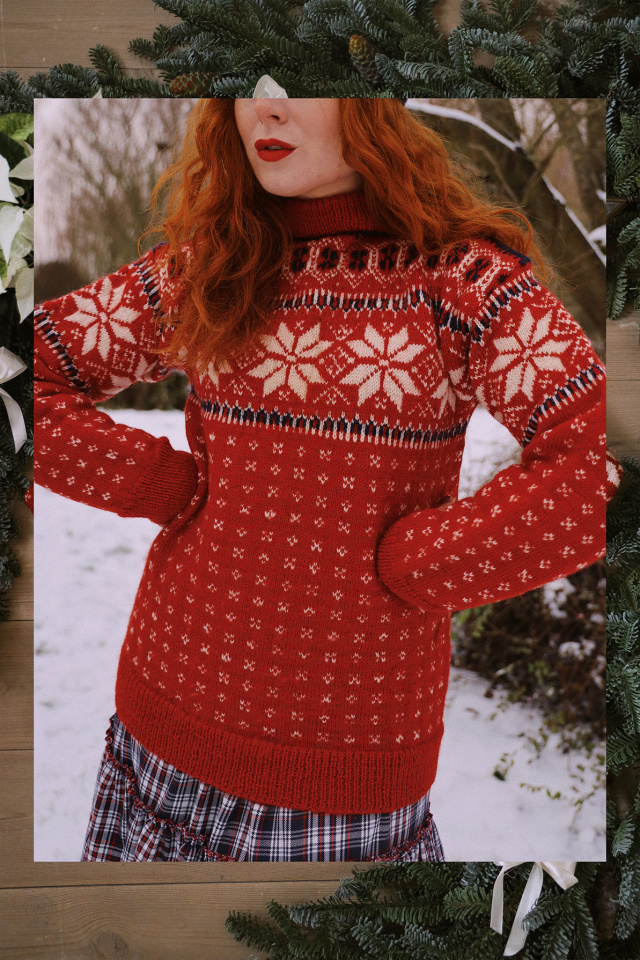 Red Snowflake Vintage Sweater | S