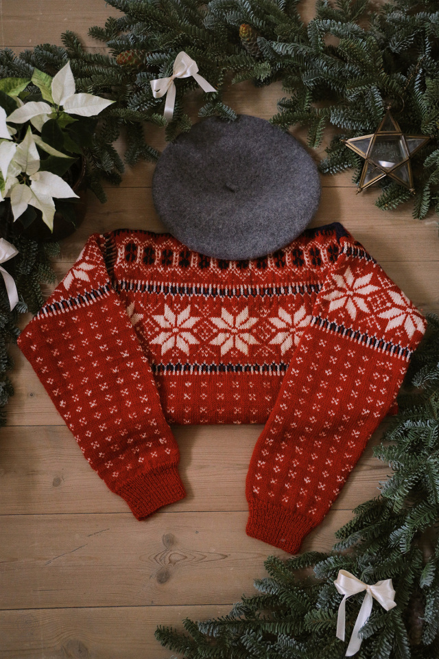 Red Snowflake Vintage Sweater | S