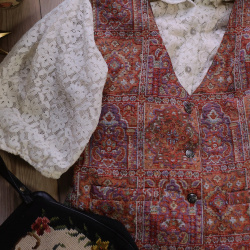 Red Tapestry Pattern Vintage Waistcoat | S/M