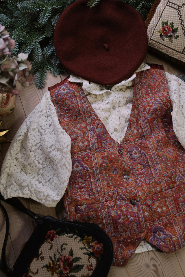 Red Tapestry Pattern Vintage Waistcoat | S/M