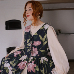 Rita's Beige Dress &amp; Dark Blue Rose Overdress | M