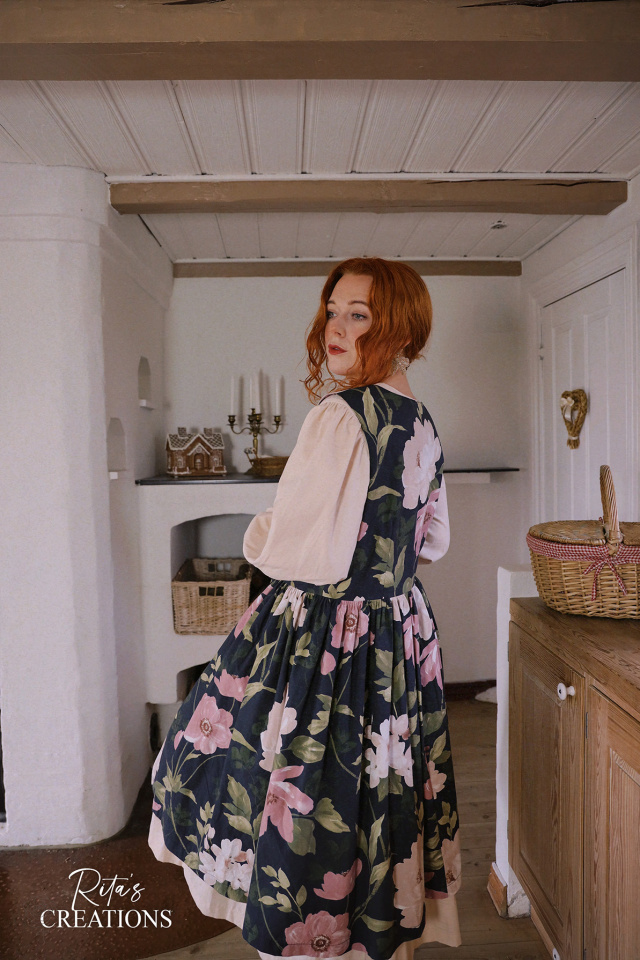 Rita's Beige Dress &amp; Dark Blue Rose Overdress | M