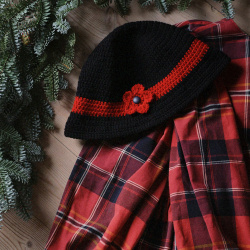 Rita's Black Red Floral Crochet Hat