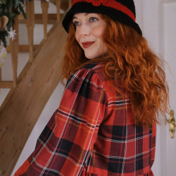 Rita's Black Red Floral Crochet Hat