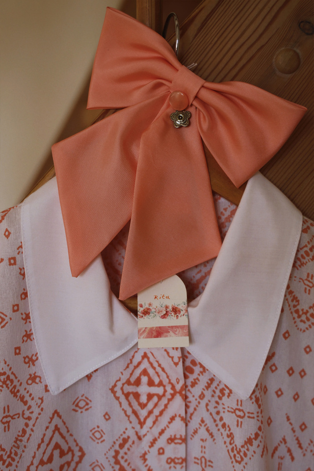 Rita's Graphical Blouse &amp; Bow | S