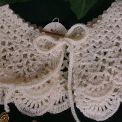 Rita's White Two Layer Collar
