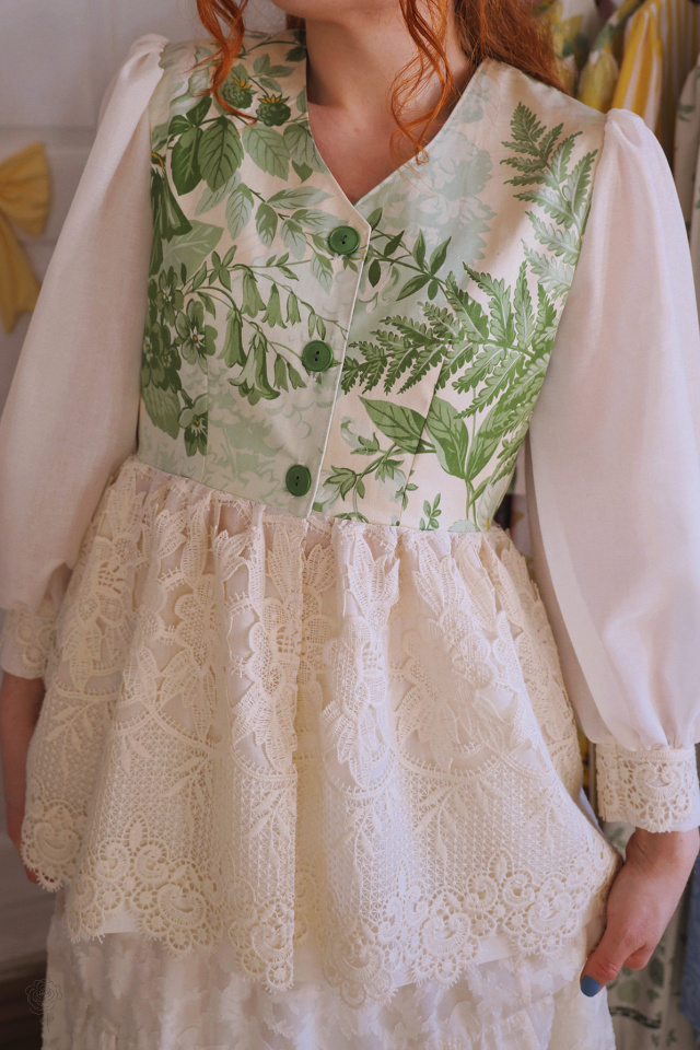 Rita's Spring Greens Dream Top | S