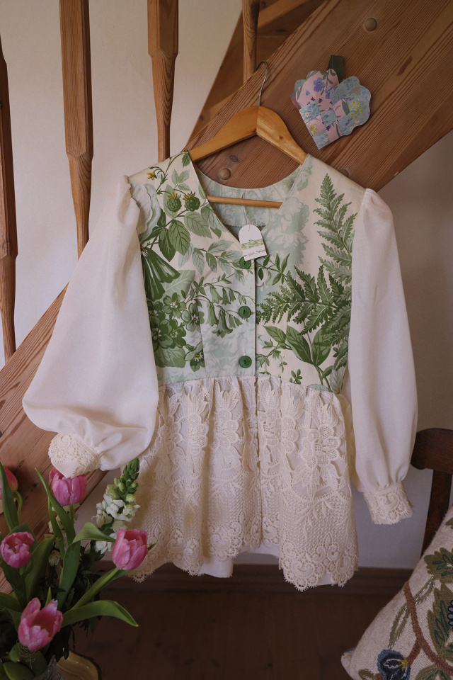 Rita's Spring Greens Dream Top | S