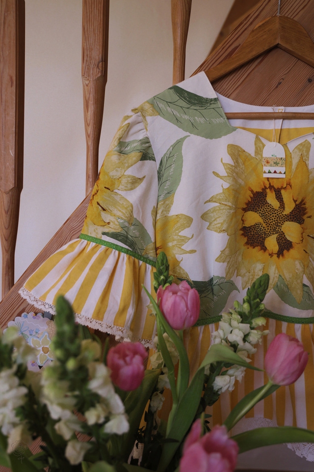 Rita's Sunflower Blouse | M