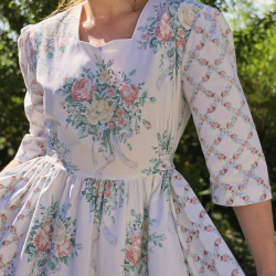 Rita's White Floral Romantic Summer Dress | M
