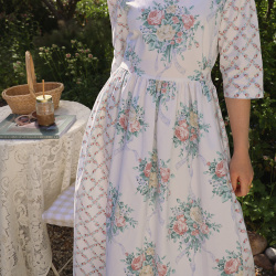 Rita's White Floral Romantic Summer Dress | M