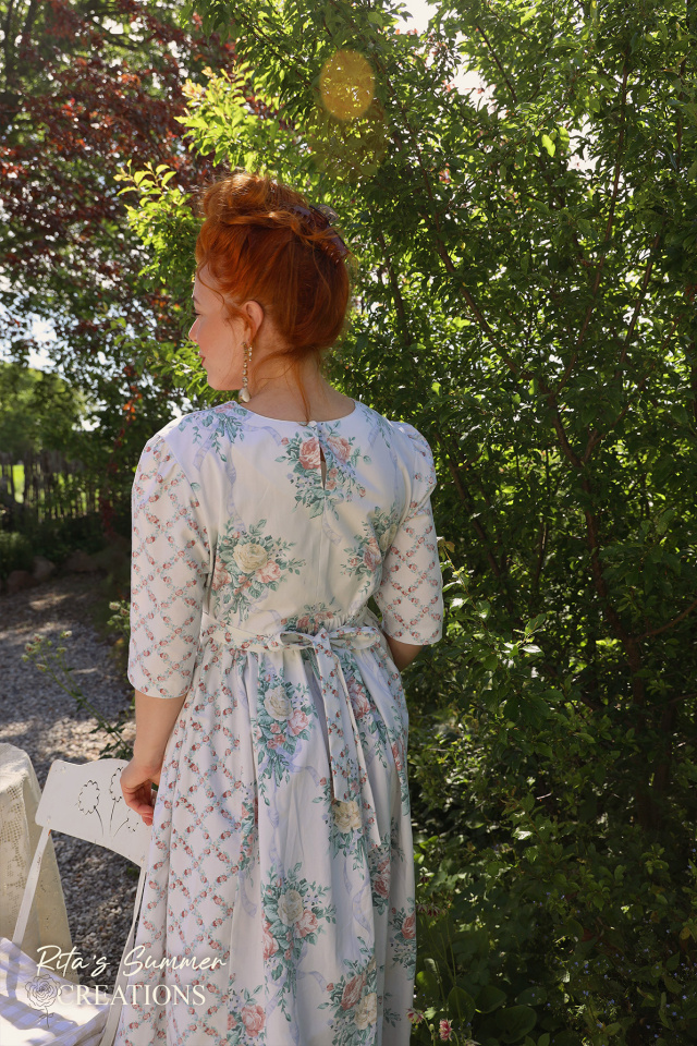 Rita's White Floral Romantic Summer Dress | M