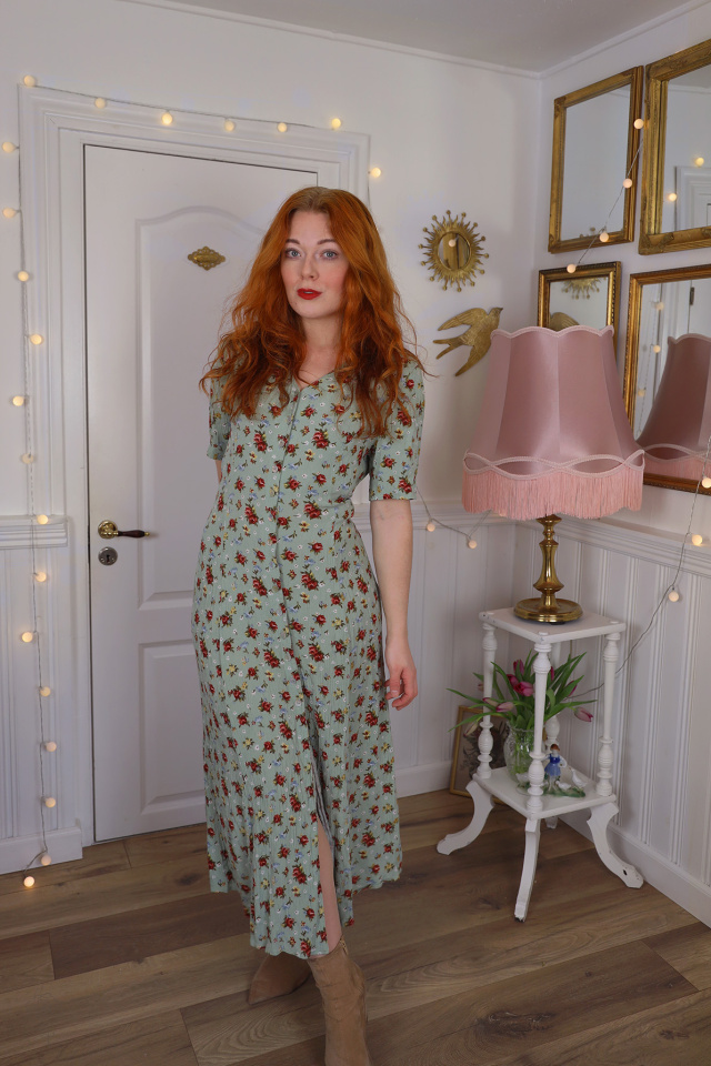 Light Green Red Floral 90's Vintage Dress | M