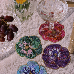 Set of 4 Beaded Pansy Coasters 