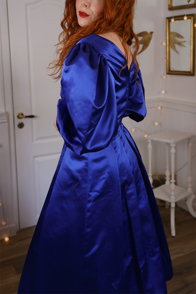 Stunning Shiny Blue Vintage Gown | S
