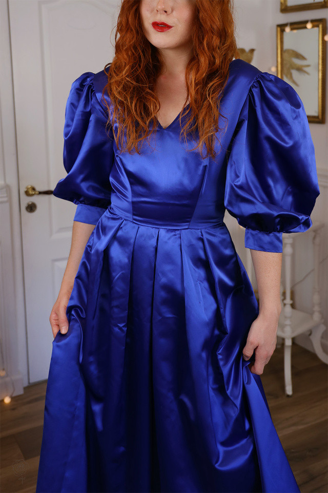 Stunning Shiny Blue Vintage Gown | S
