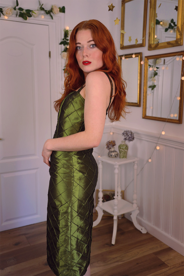 Shiny Green Elegant Vintage Dress | S/M