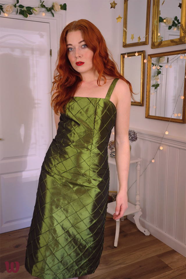 Shiny Green Elegant Vintage Dress | S/M